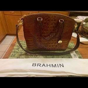 Brahmin Pecan Melbourne gently used in excellent condition!